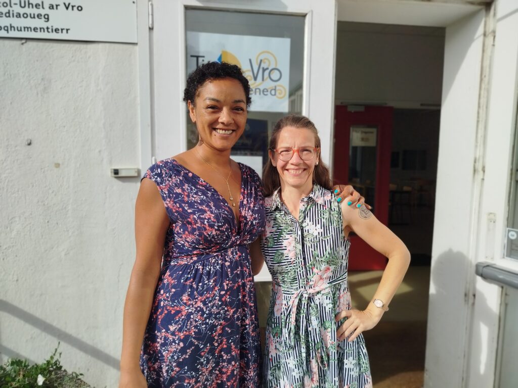 Passage de témoin entre Anne-Claire Quiviger et Marie Bourret - Emglev B ro Gwened - 2025