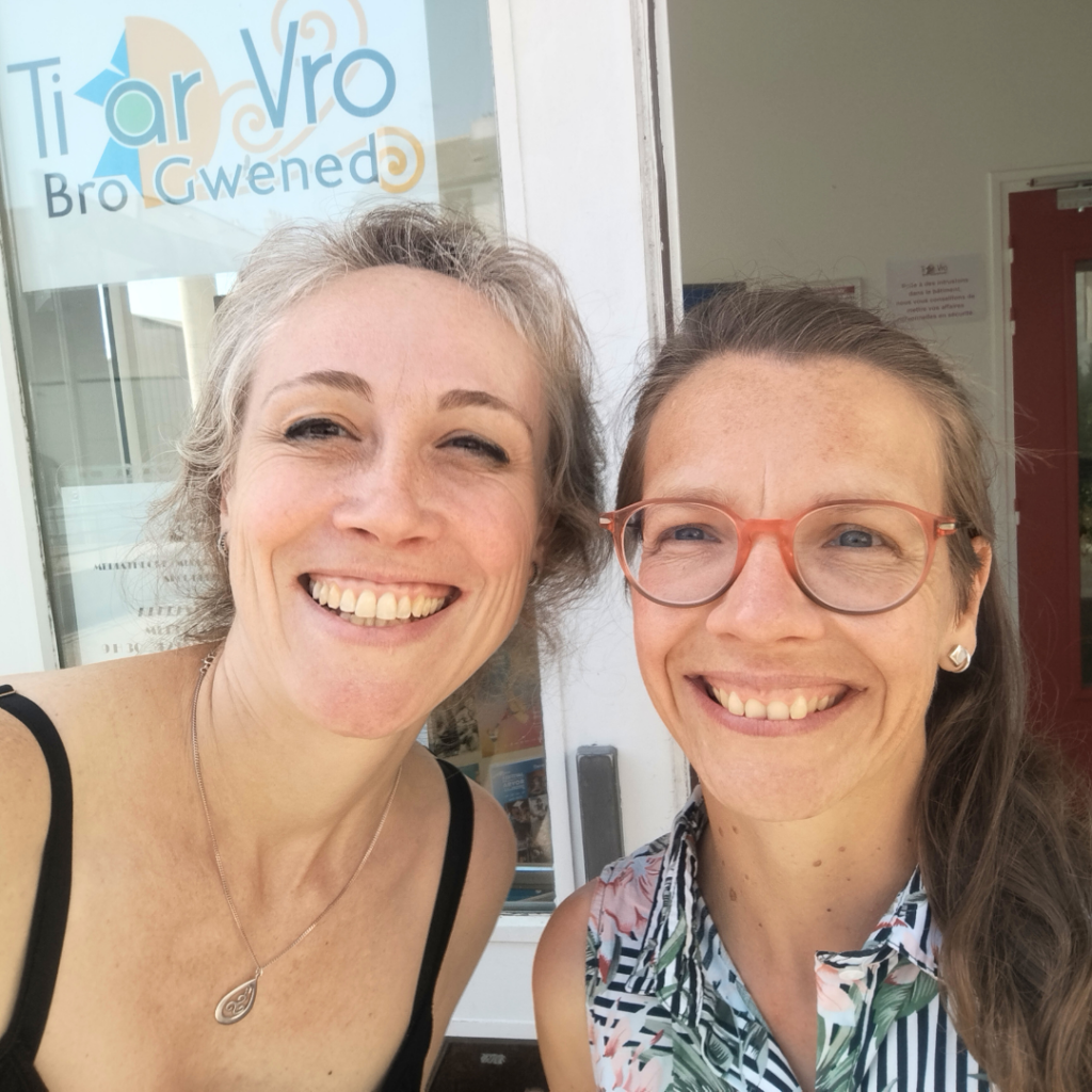 Céline Meneses ha Marie Bouret a Skipailh Emglev Bro Gwened